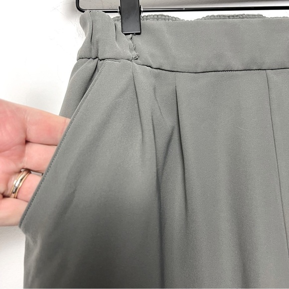 Lululemon Noir Crop Waist Tie Removed High Rise Relaxed Fit Pant in Grey Sage - Picture 7 of 14